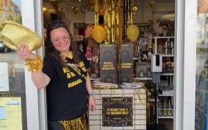 Rosa solgte kiosk via Saxis